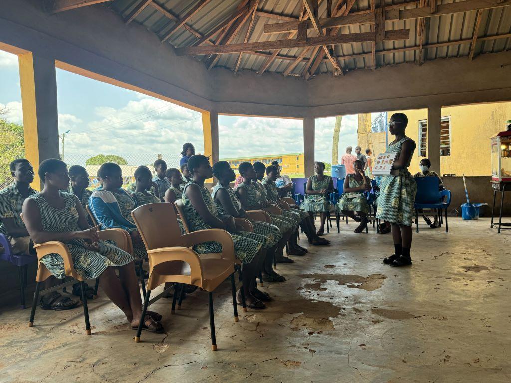 ガーナ　性教育　若年妊娠