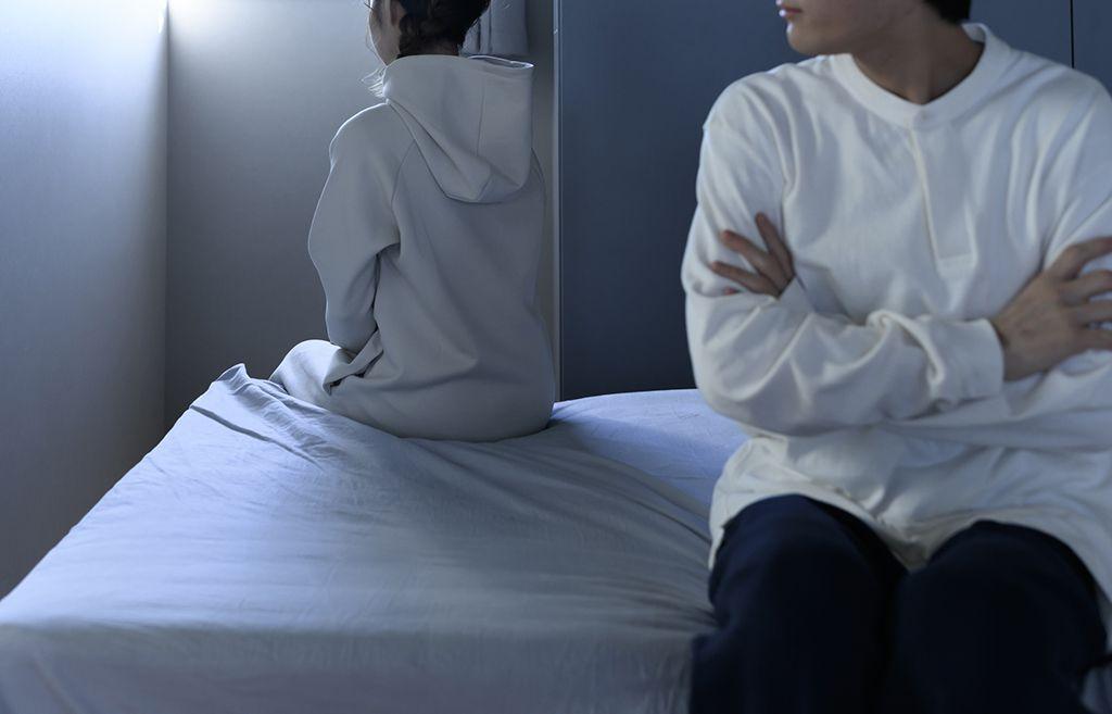 夫婦　寝室　セックスレス