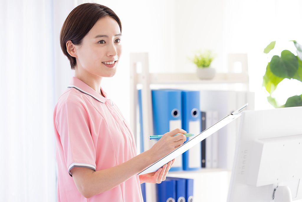 ケアマネージャー　介護士　女性