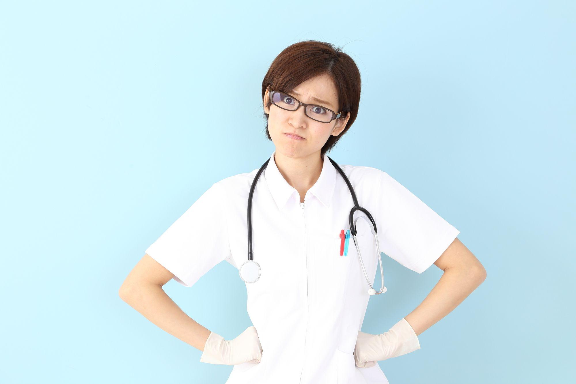 怒る　ナース　助産師