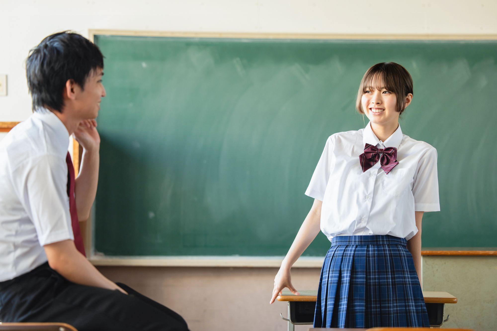 高校生　笑い合う男女