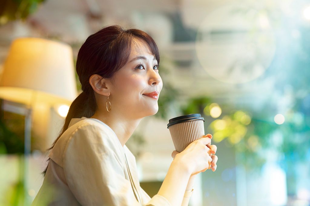 女性 コーヒー