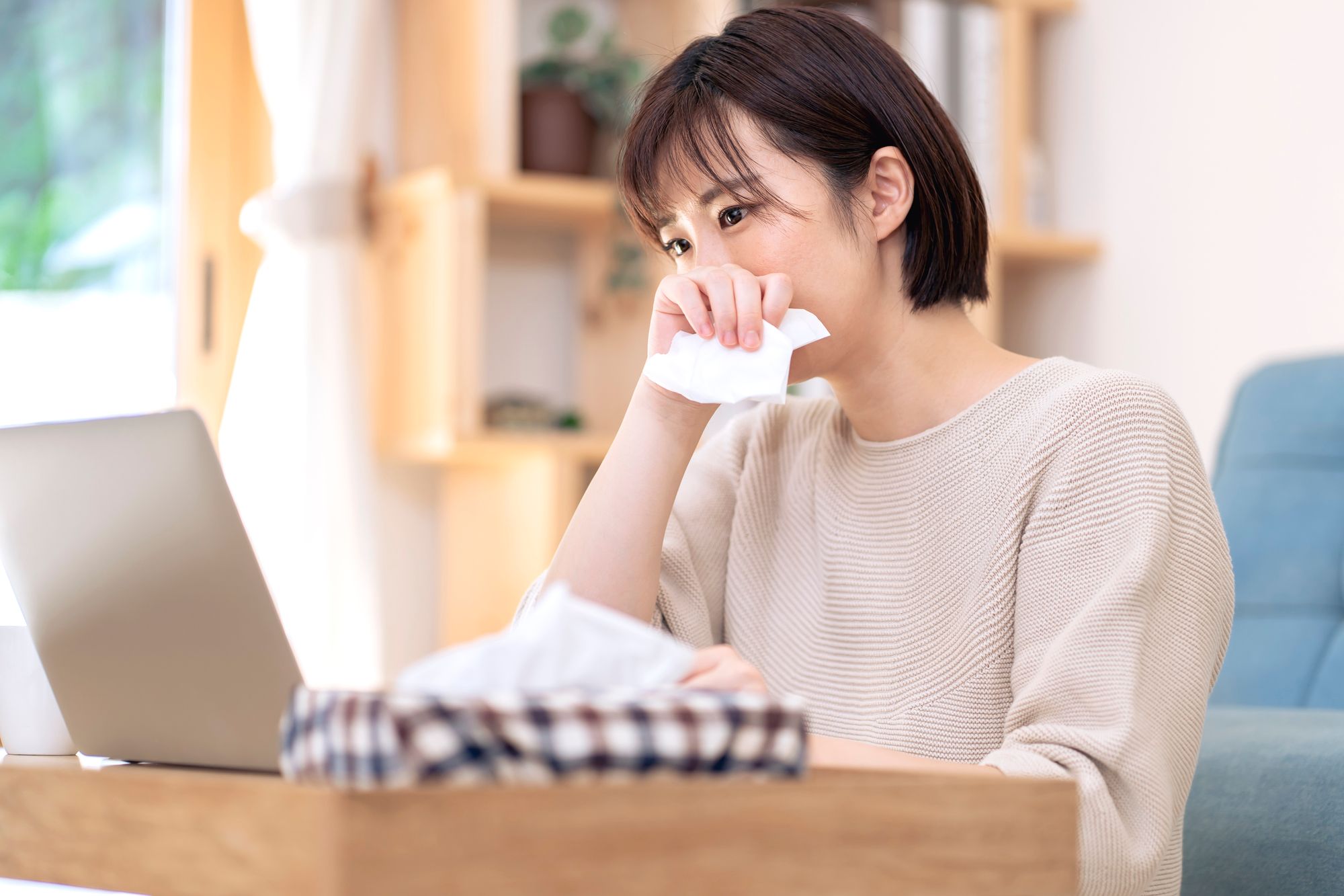 花粉症が辛い女性
