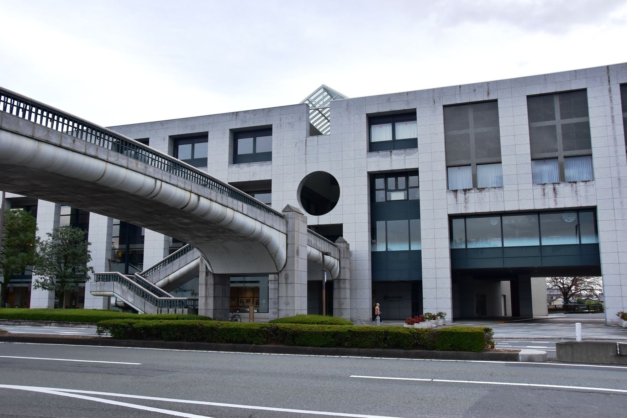 ロゼシアター前の通路